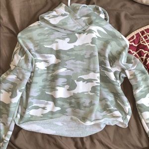 Camo XL cropped hoodie